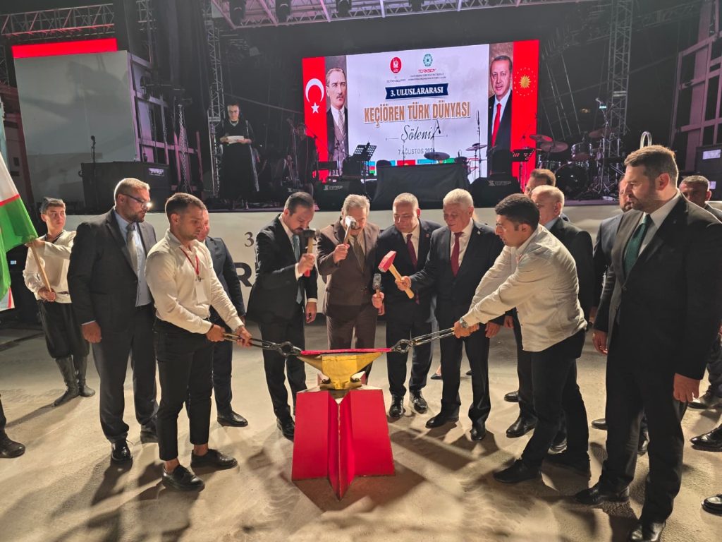 Güzelyurt Belediye Başkanı Özçınar, Keçiören’deki Türk Dünyası Şöleni’ne katıldı