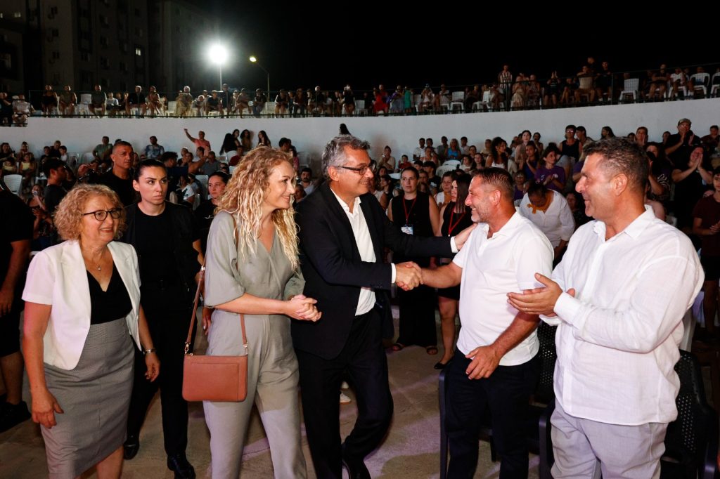 Erhürman, Yeniboğaziçi ve Serdarlı’daki festivallere katıldı