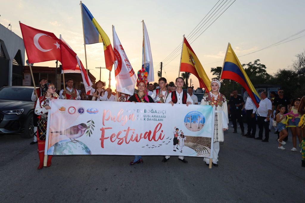 Yeniboğaziçi Pulya ve Uluslararası Halk Dansları festivalleri başladı