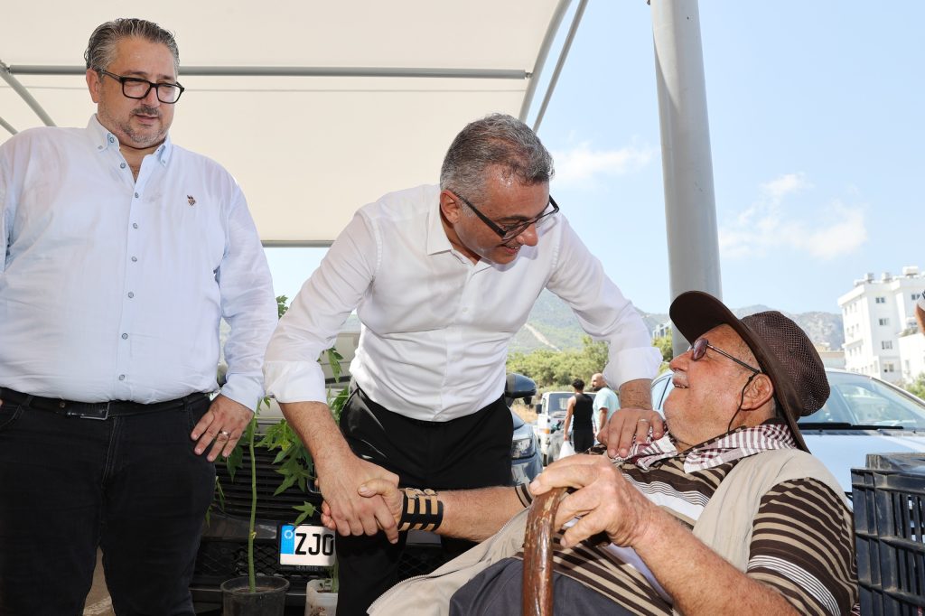 Cumhurbaşkanı Erhürman, Girne Açık Pazarı ziyaret etti
