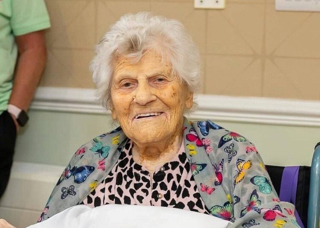 “Dünyanın en yaşlı insanı” Ethel Caterham, İngiltere’de 117 yaşına girdi