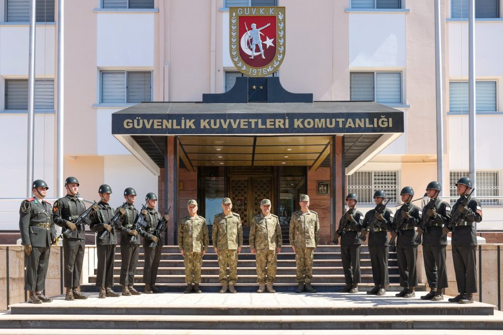 Kıbrıs Türk Barış Kuvvetleri Komutanlığında devir teslim töreni
