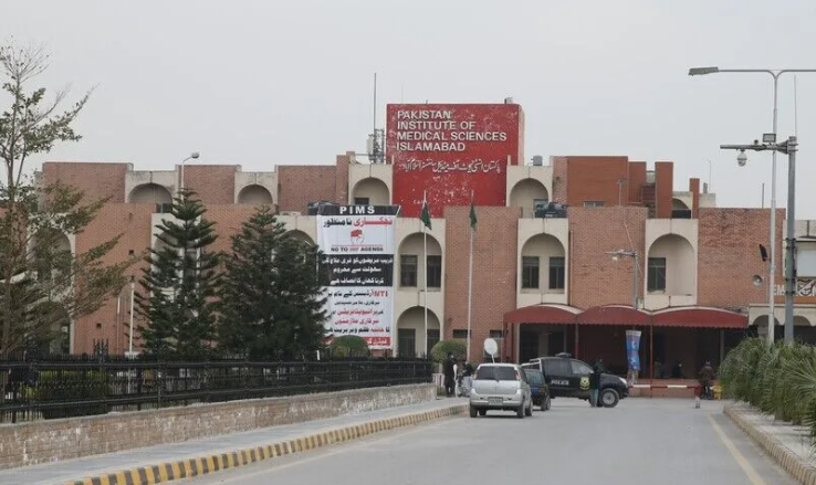 Pakistan’da bir hastanenin yenidoğan ünitesinde çıkan yangında 15 bebek öldü