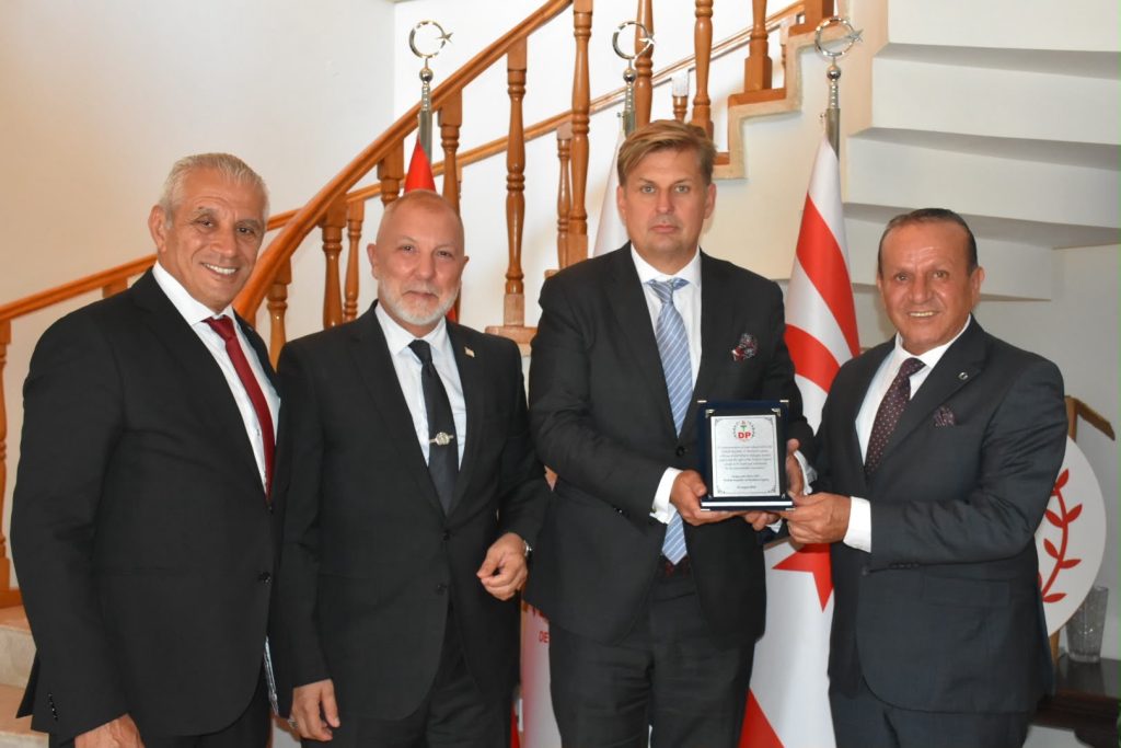 Alman Milletvekili Maximilian Krah, Demokrat Parti’yi ziyaret etti
