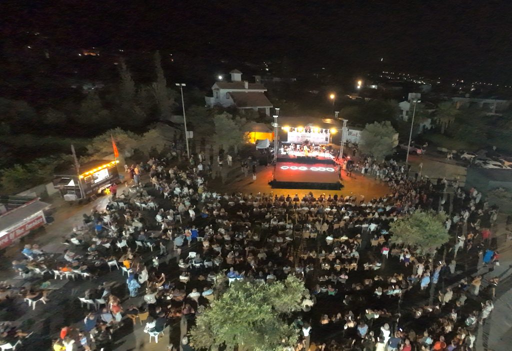 18. Girne Ozanköy Pekmez Festivali’nde bu gece Sinan Güzen konseri var