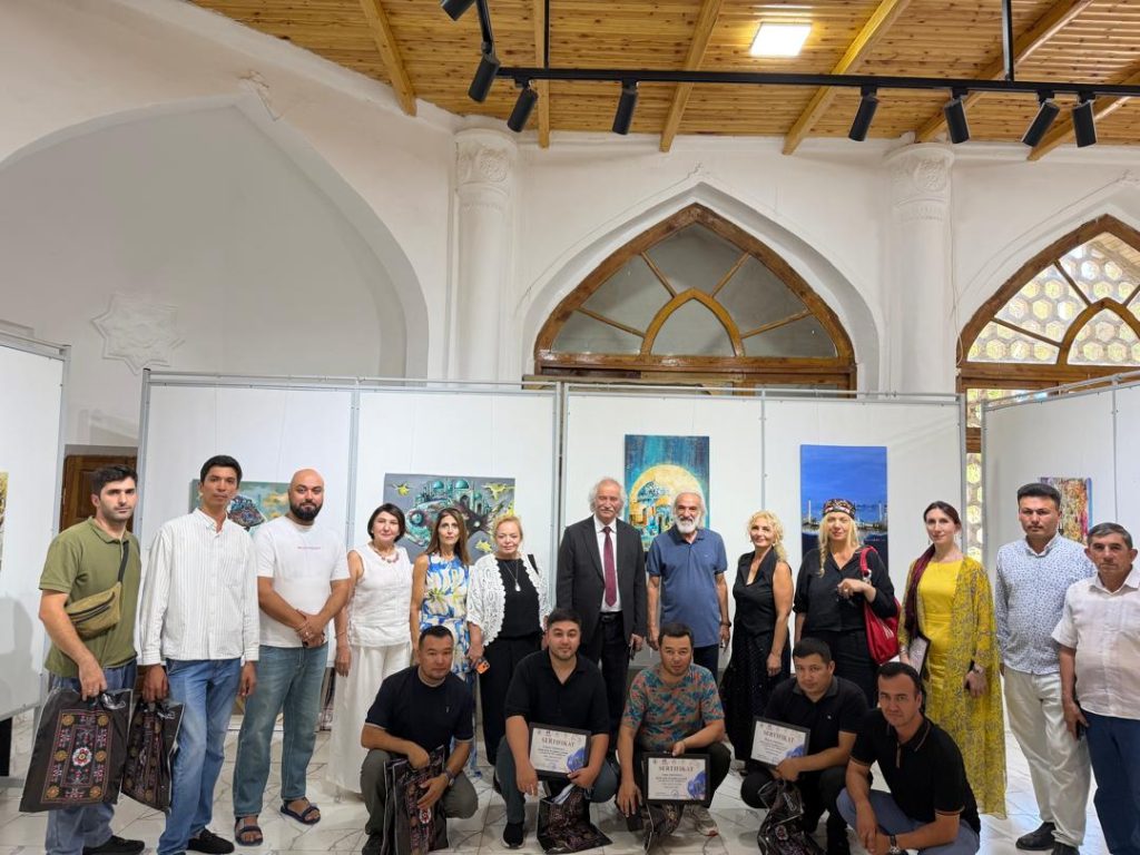 Ressam Zühre Özkaraman Özbekistan’da düzenlenen uluslararası sanat çalıştayına katıldı