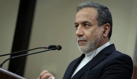 Rum basını: İran Dışişleri Bakanı Erakçi, Rum mevkidaşını İngiliz üsleri konusunda “tehdit etti”