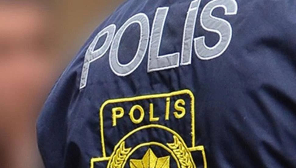 Üç kişi sarhoşluk ve rahatsızlık verme suçundan tutuklandı