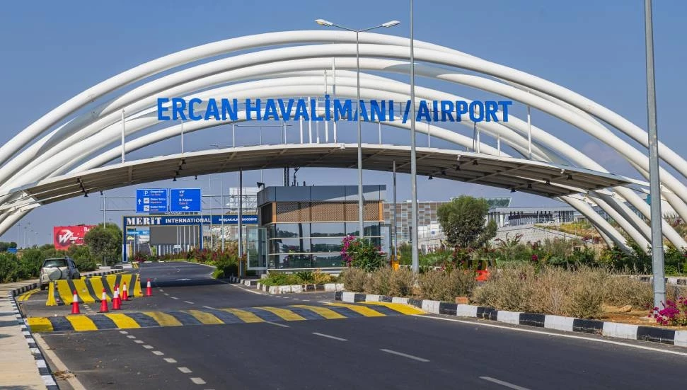 Ercan Havalimanı’nda trafik için yeni uygulama: İlk bir saat 50 TL