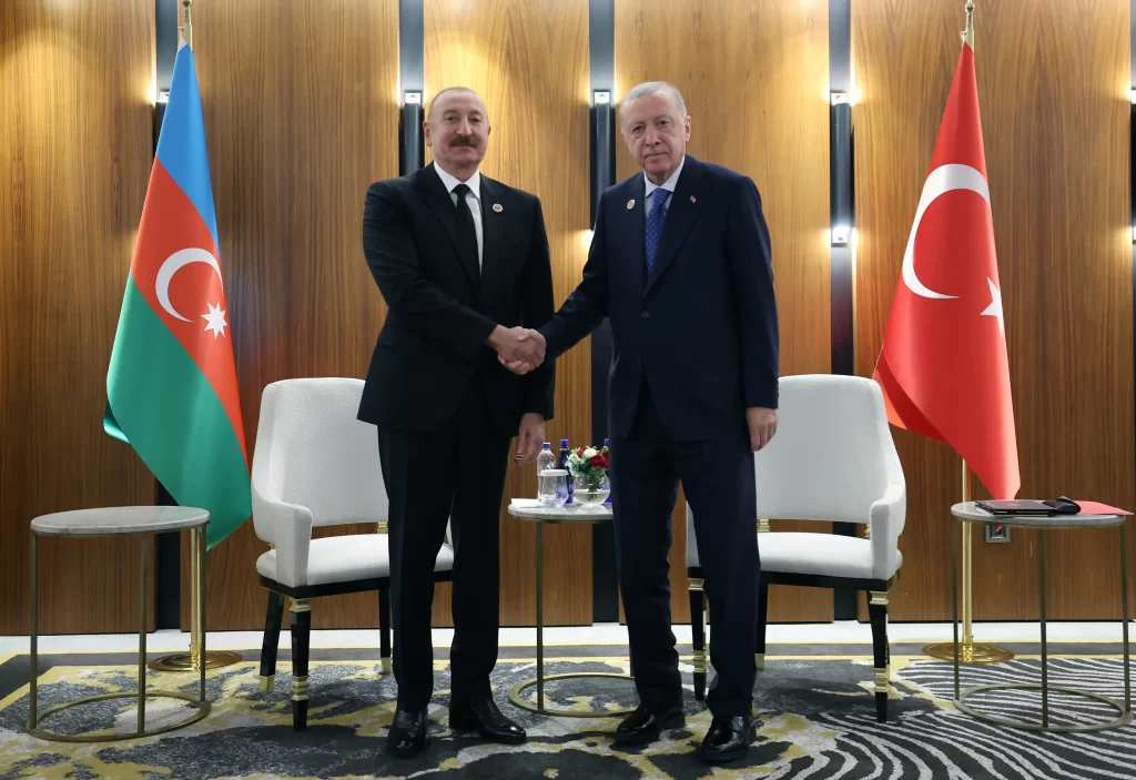 Erdoğan, Aliyev ile görüştü