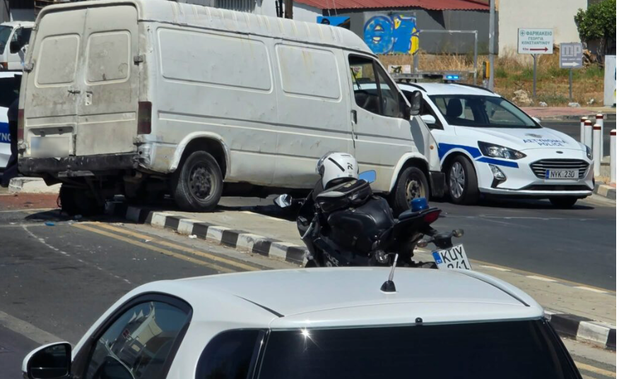 İki Kıbrıslı Türk’ün bulunduğu araç polis kovalamacası sonucu durdurulabildi