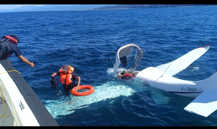 Gürcistan’dan kalkan özel uçak Rize açıklarında denize acil iniş yaptı