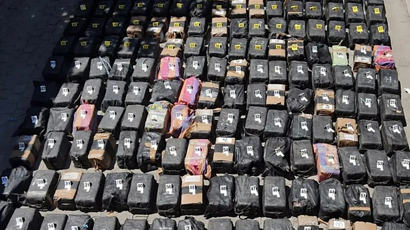 Fransa’da Gana’dan gelen konteynerde yaklaşık 3,9 ton kokain ele geçirildi