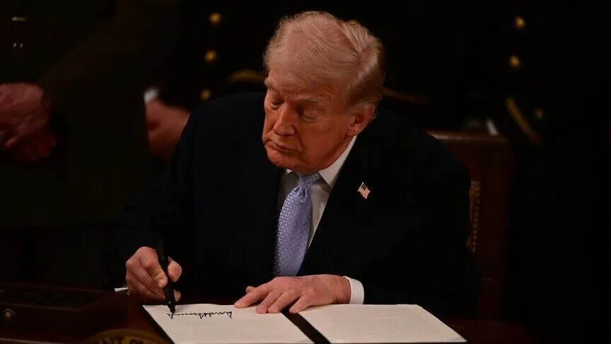ABD Başkanı Trump, Rusya’ya yönelik yaptırımlar içeren tasarıyı imzaladı