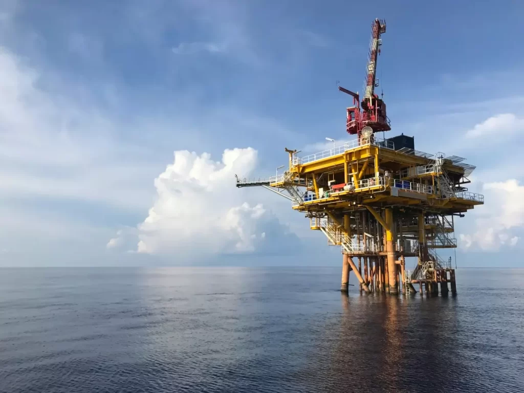 Brent petrolün varili 105,58 dolardan işlem görüyor