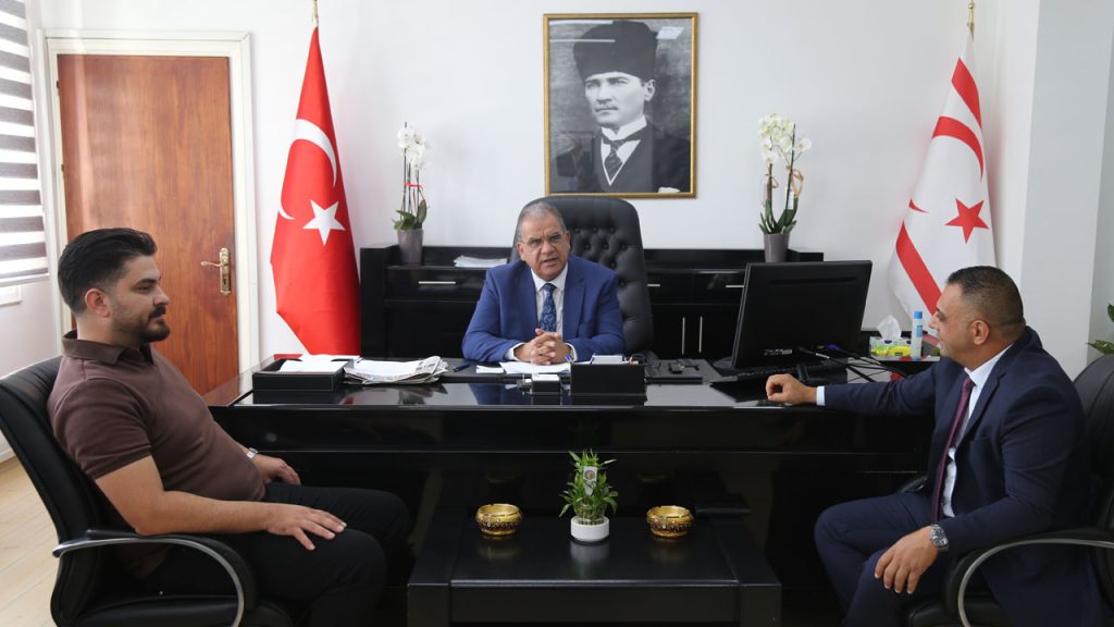 Bakan Sucuoğlu, Gazimağusa Birleşik Taksiciler Birliği heyetini kabul etti