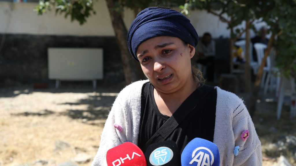 Girne açıklarında batan gemide kaybolan Elmas Demir’in çocukları annelerinden gelecek haberi bekliyor