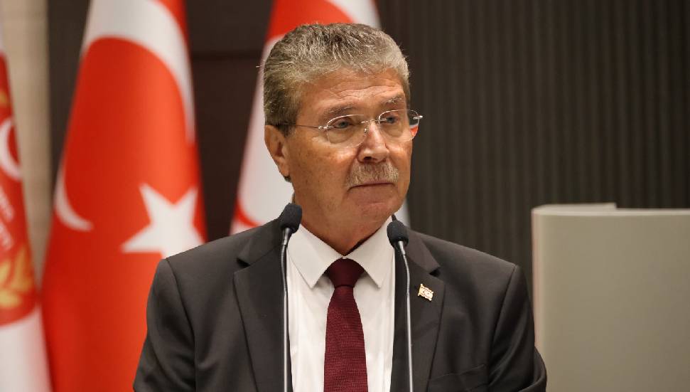 Üstel: İki seçimin aynı gün yapılması ülkeye zaman kazandıracak
