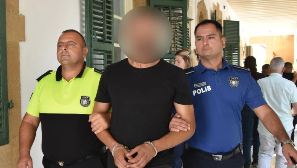 Polis araçlarına çarpıp Güney Kıbrıs’a kaçmıştı: Bir ay sonra yakalandı