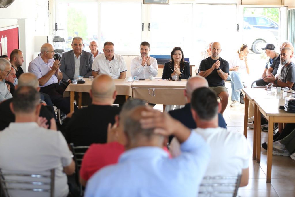 Aktunç Lefkoşa’da bazı spor kulüplerini ziyaret etti