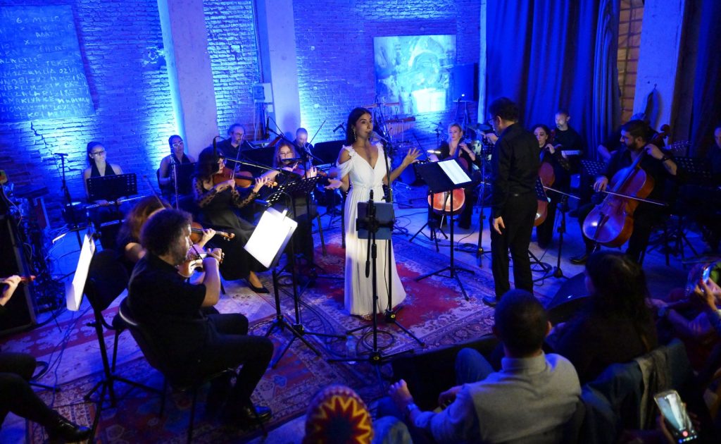 Lefkoşa Belediye Orkestrası ve Gigi’den “Bir Şehir, Bir Ses, Bir Gece” konseri