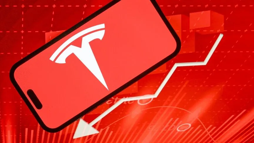 Tesla’nın arabası uçuyor, hissesi düşüyor