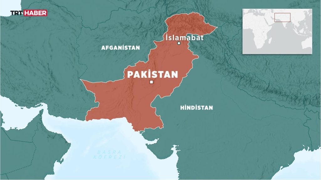 Pakistan’da yolcu otobüsünün devrilmesi sonucu 10 kişi öldü, 32 kişi yaralandı