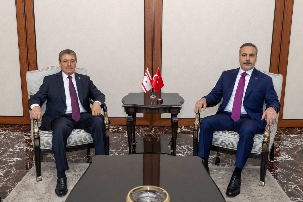 Başbakan Üstel, Hakan Fidan ile görüştü