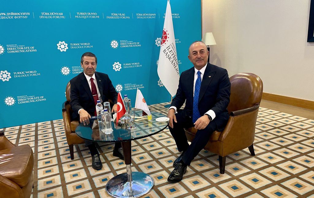 Ertuğruloğlu, Türk Dünyası Diyalog Forumu kapsamında temaslarda bulundu