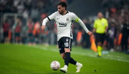 Beşiktaş’ta Orkun Kökçü’nün sağ ayak tabanında kısmi yırtık tespit edildi