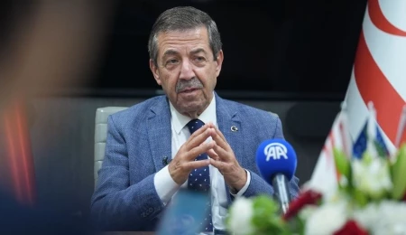 Dışişleri Bakanı Ertuğruloğlu, İİT Genel Sekreteri Ahmed ile görüştü: Bakan temaslarını sürdürüyor