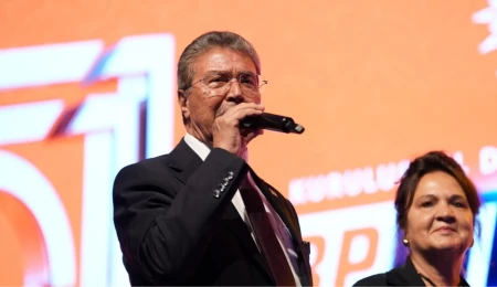 Ünal Üstel’den CTP’ye: Erken emeklilik, iktidara gelemeyeceklerin vaadi olabilir