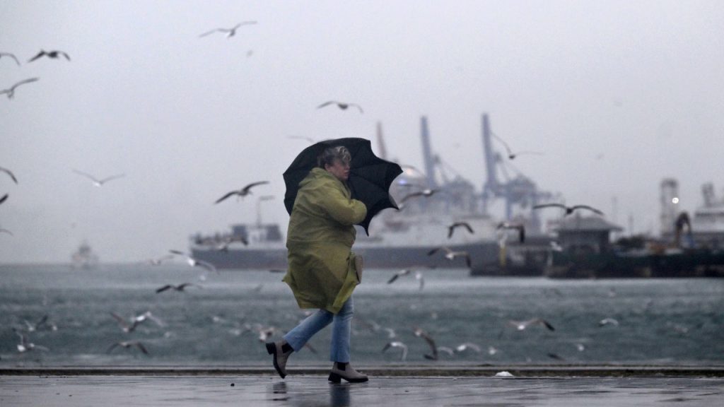 İstanbul’da okullar yarın da tatil