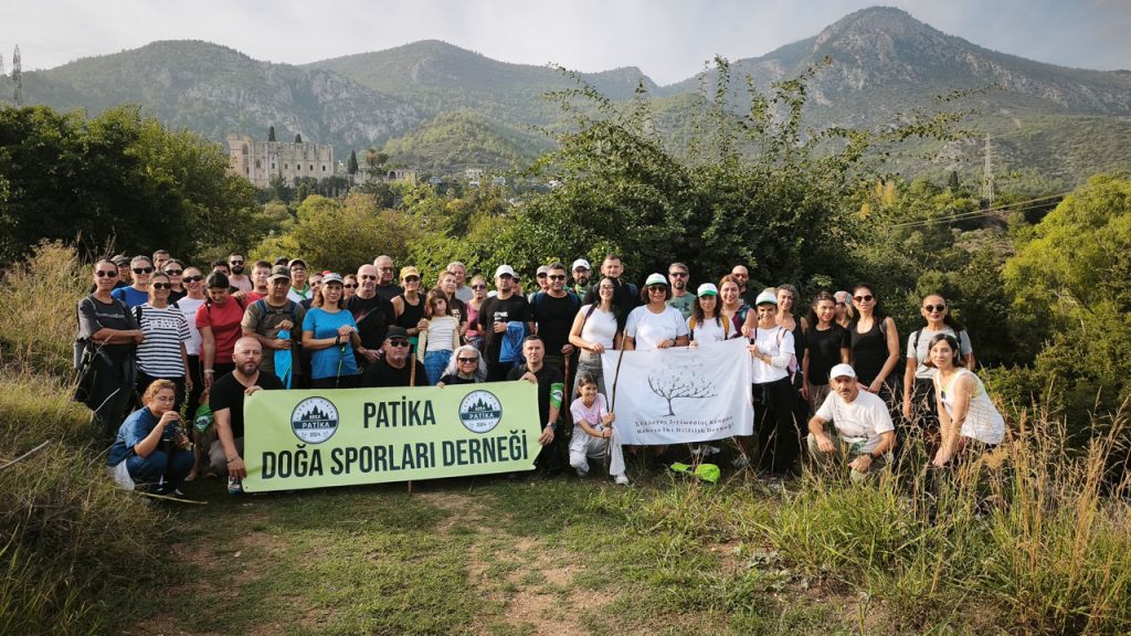 Bellapais’te doğa ve kültür yürüyüşü düzenlendi