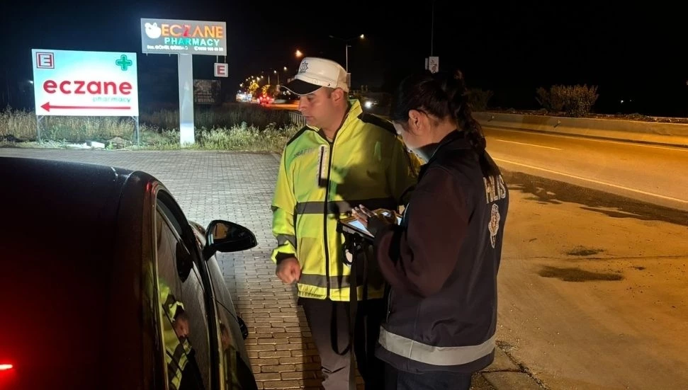 Trafik denetimlerinde 264 sürücüye yasal işlem: 22 araç trafikten men edildi